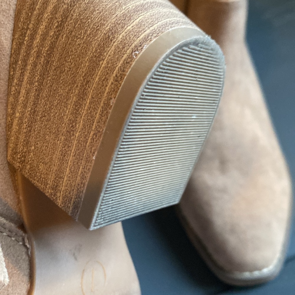 Universal Thread Booties - image 4